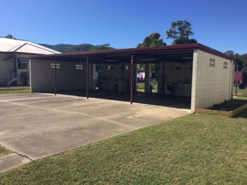 2/178 Baker Street, Koongal QLD 4701